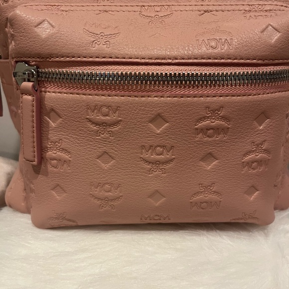 Pink MCM backpack BARELY USED - Picture 4 of 6